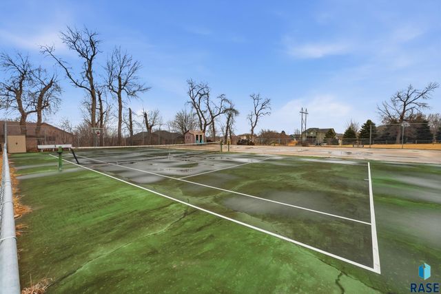 1639 Cactus Dr Drive, Sioux Falls, SD 57110