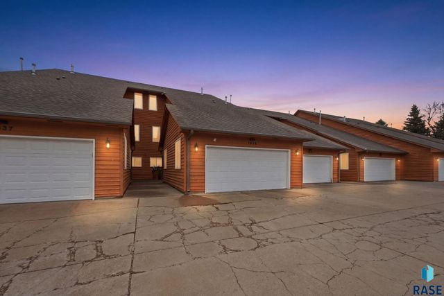 1639 Cactus Dr Drive, Sioux Falls, SD 57110