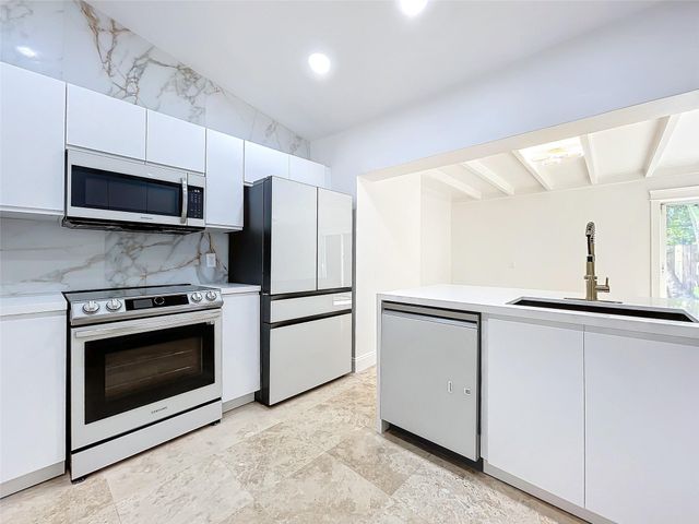 2836 NW 11th Avenue, Wilton Manors, FL 33311
