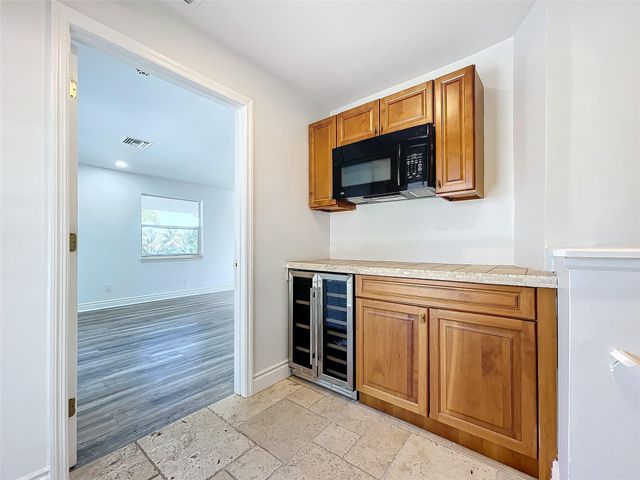 2836 NW 11th Avenue, Wilton Manors, FL 33311