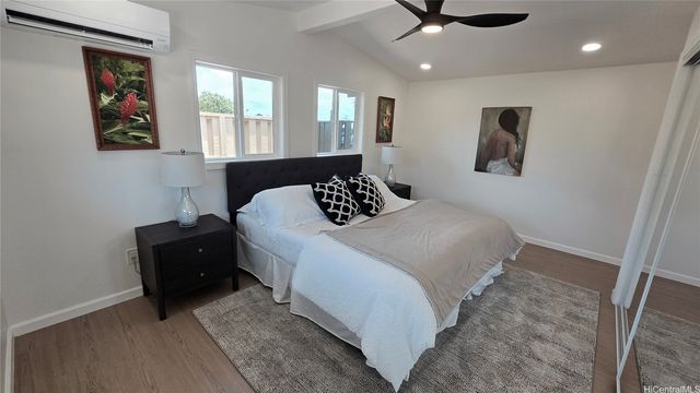 2076 Aaniu Loop, Pearl City, HI 96782