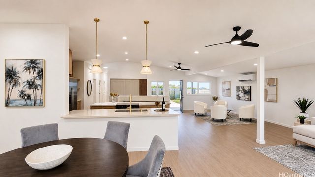 2076 Aaniu Loop, Pearl City, HI 96782