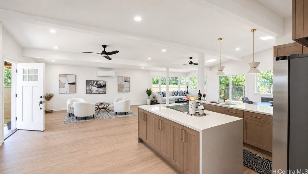 2076 Aaniu Loop, Pearl City, HI 96782