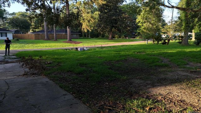 8645 Glen Ellen Dr, Baton Rouge, LA 70809