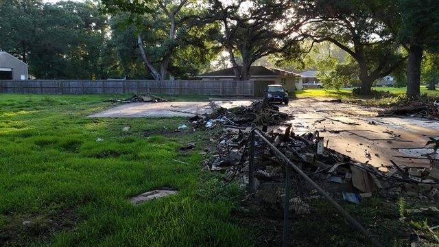 8645 Glen Ellen Dr, Baton Rouge, LA 70809