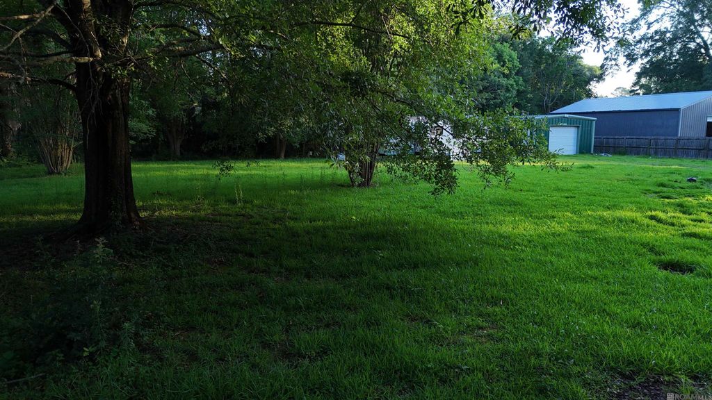8645 Glen Ellen Dr, Baton Rouge, LA 70809