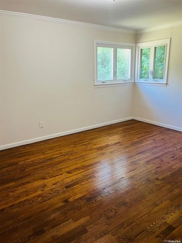 40 Willets Drive, Syosset, NY 11791