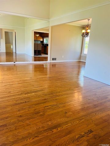 40 Willets Drive, Syosset, NY 11791