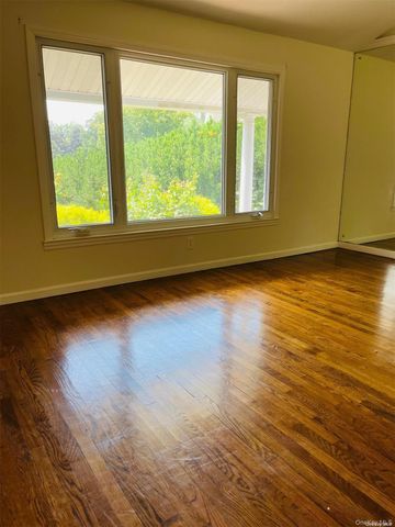 40 Willets Drive, Syosset, NY 11791