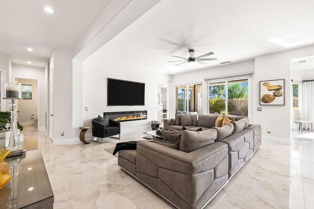 81207 Santa Rosa Court, La Quinta, CA 92253