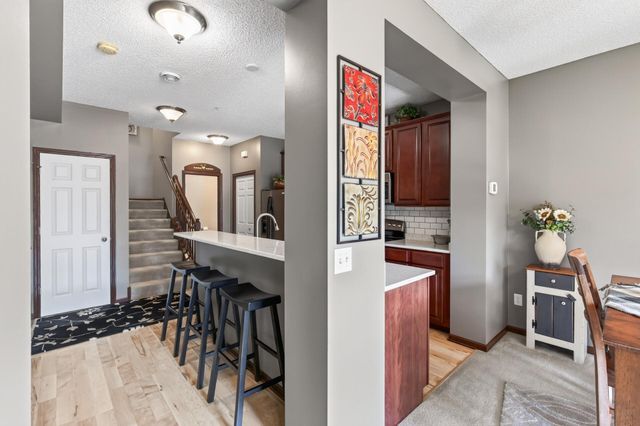 9540 Washington Boulevard 5, Chanhassen, MN 55317