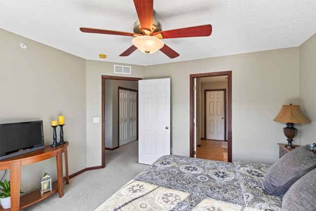 9540 Washington Boulevard 5, Chanhassen, MN 55317