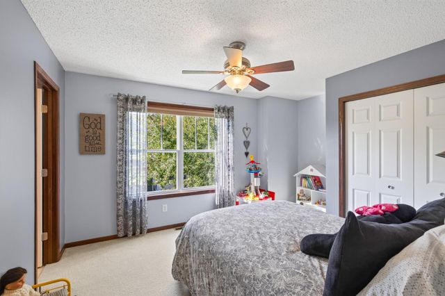 9540 Washington Boulevard 5, Chanhassen, MN 55317