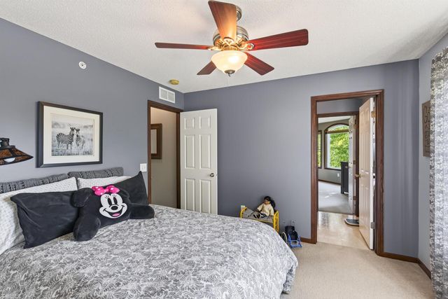 9540 Washington Boulevard 5, Chanhassen, MN 55317