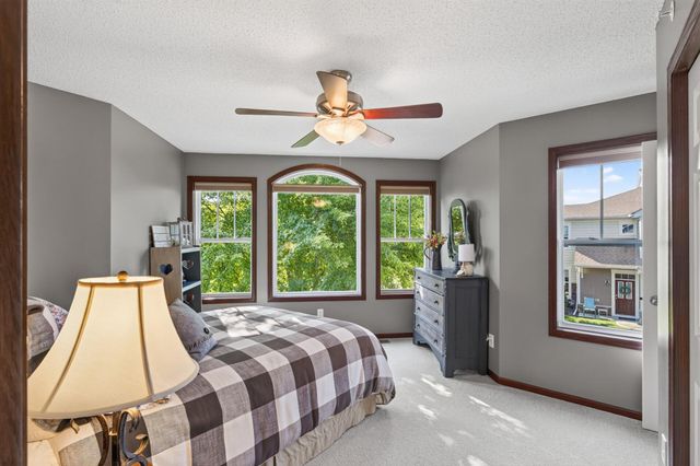 9540 Washington Boulevard 5, Chanhassen, MN 55317