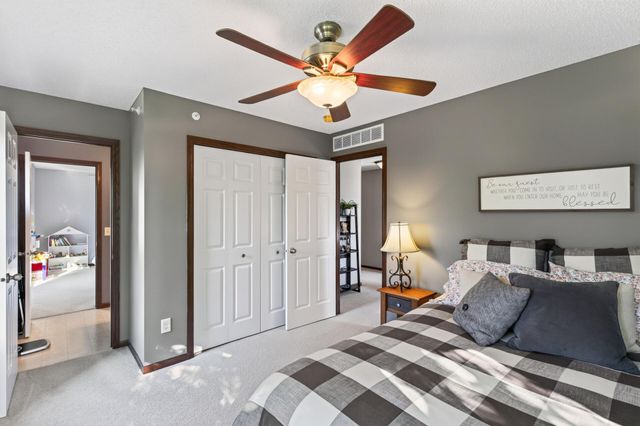 9540 Washington Boulevard 5, Chanhassen, MN 55317