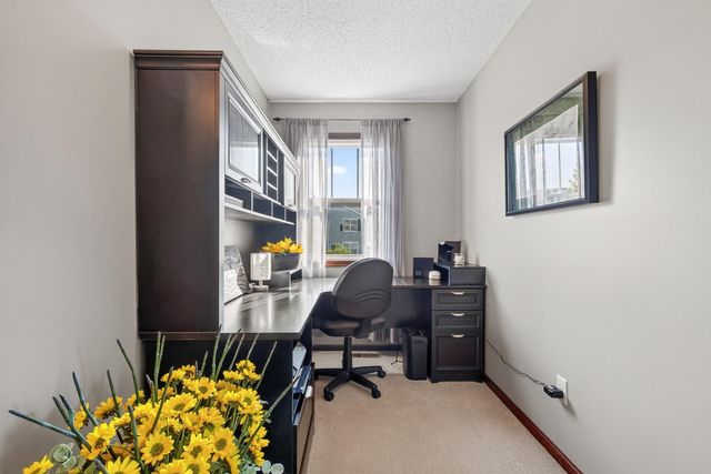 9540 Washington Boulevard 5, Chanhassen, MN 55317
