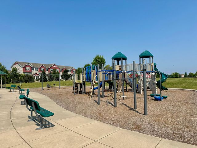 9540 Washington Boulevard 5, Chanhassen, MN 55317