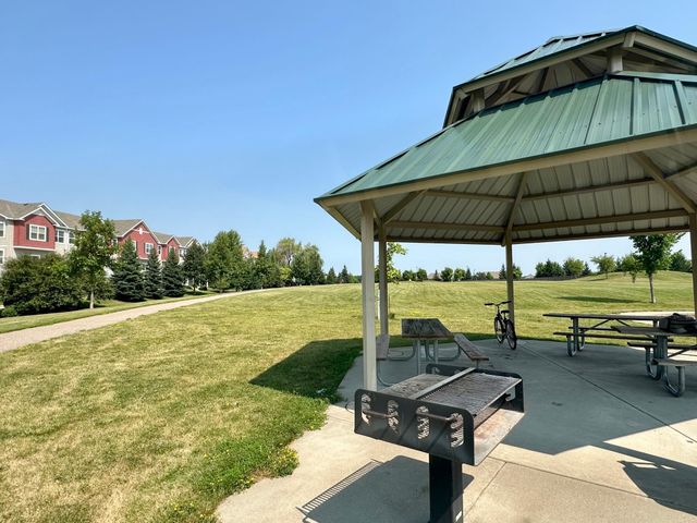 9540 Washington Boulevard 5, Chanhassen, MN 55317