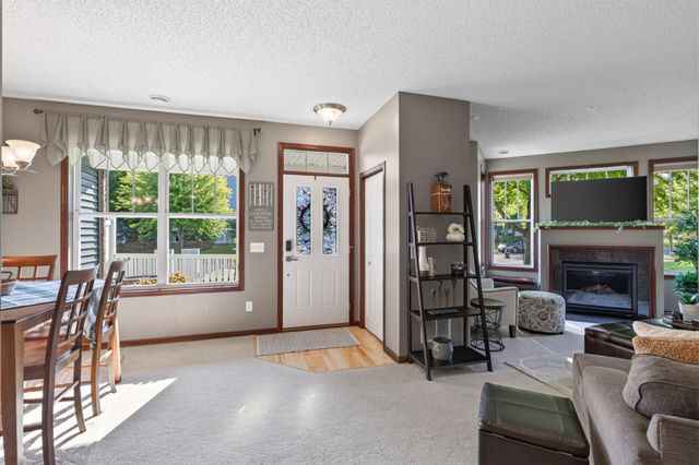 9540 Washington Boulevard 5, Chanhassen, MN 55317