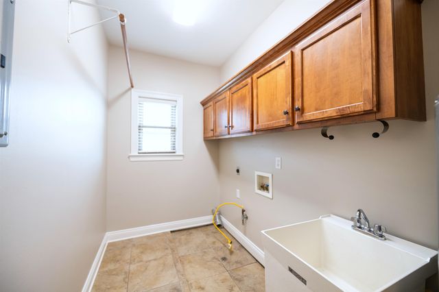 359 Tigerlily Dr, Houma, LA 70360