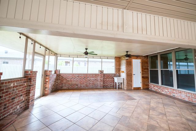 359 Tigerlily Dr, Houma, LA 70360