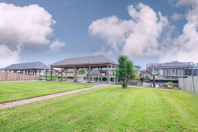 359 Tigerlily Dr, Houma, LA 70360