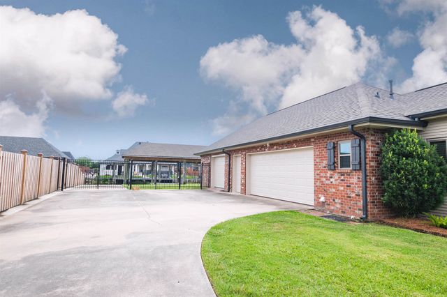 359 Tigerlily Dr, Houma, LA 70360