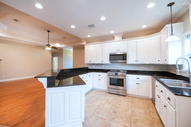 359 Tigerlily Dr, Houma, LA 70360