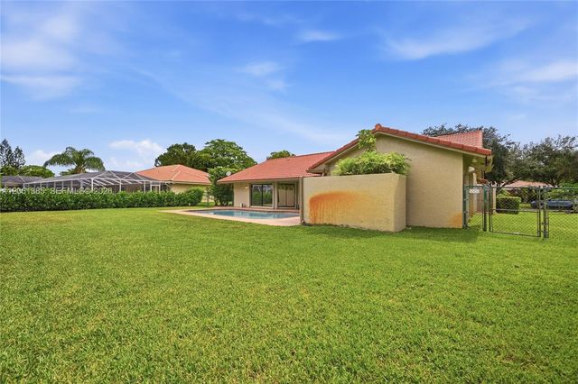 866 NW 110th Avenue, Coral Springs, FL 33071