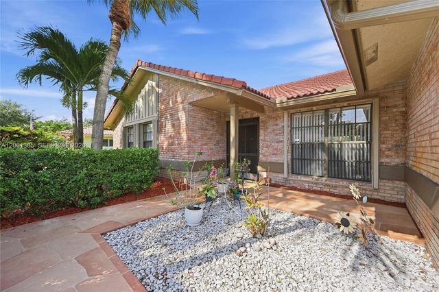 866 NW 110th Avenue, Coral Springs, FL 33071