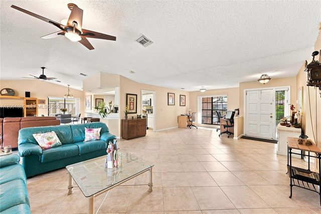 866 NW 110th Avenue, Coral Springs, FL 33071