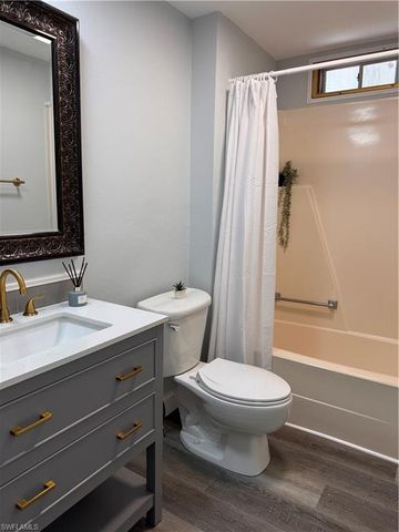 219 Temple DR 219, Fort Myers, FL 33905