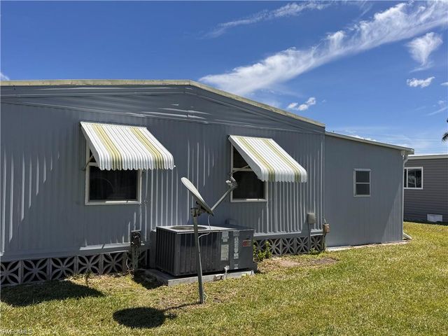 219 Temple DR 219, Fort Myers, FL 33905