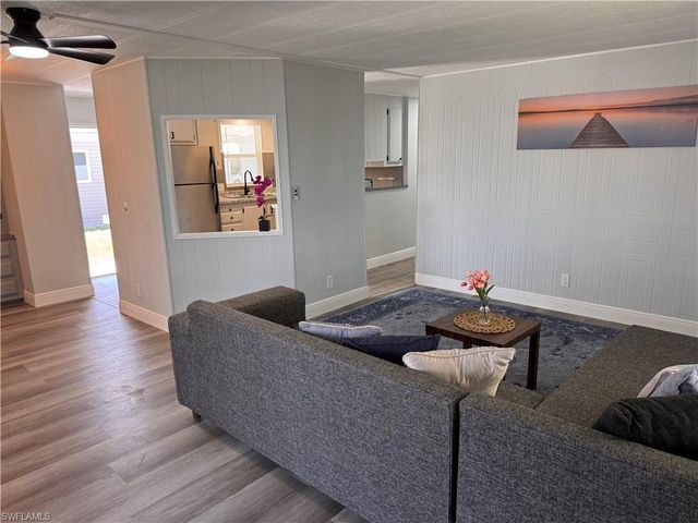 219 Temple DR 219, Fort Myers, FL 33905