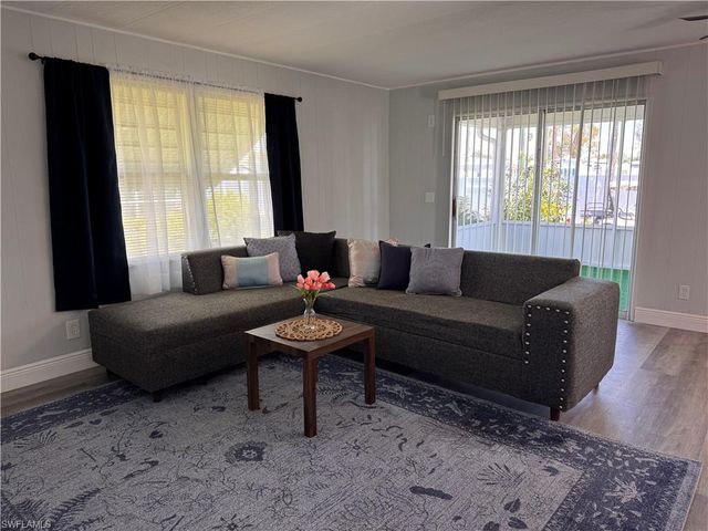 219 Temple DR 219, Fort Myers, FL 33905