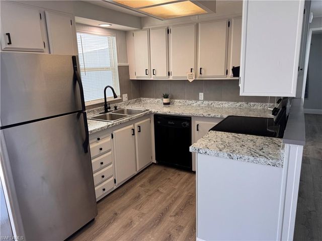 219 Temple DR 219, Fort Myers, FL 33905