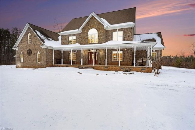 7710 Mcgee Trail, Tobaccoville, NC 27050