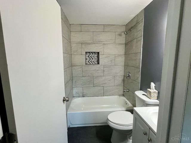 287 Shaker Court, Delhi Twp, OH 45238