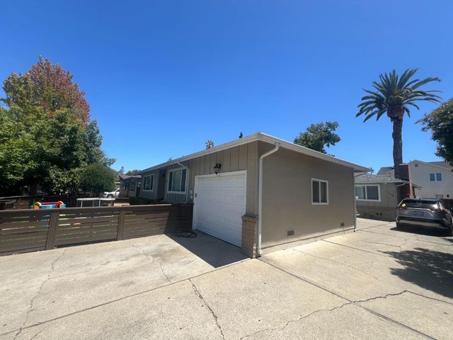 1036 Dodge Drive, Redwood City, CA 94063