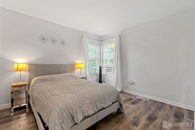 10 Starlight Court, New Brunswick, NJ 08901