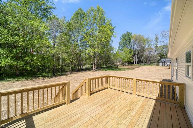 536 Virginia Drive, Yadkinville, NC 27005