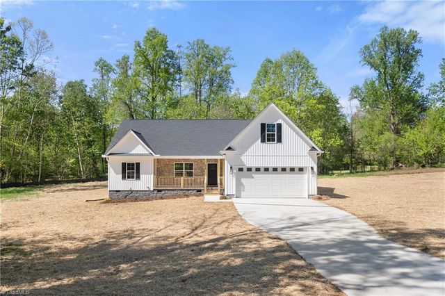 536 Virginia Drive, Yadkinville, NC 27005