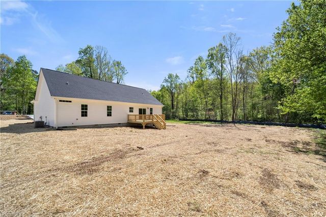536 Virginia Drive, Yadkinville, NC 27005