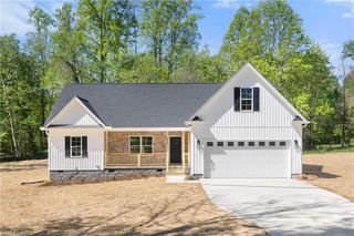 536 Virginia Drive, Yadkinville, NC 27005