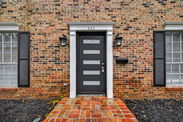 422 Willow Vista Drive, El Lago, TX 77586