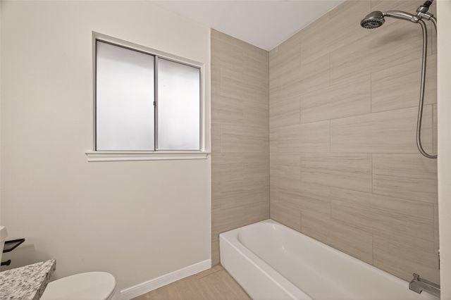 422 Willow Vista Drive, El Lago, TX 77586