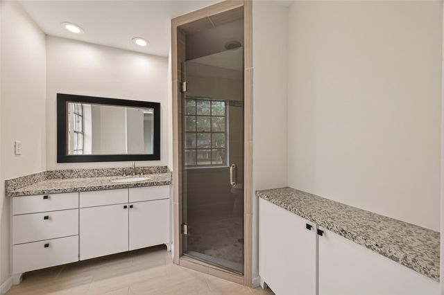 422 Willow Vista Drive, El Lago, TX 77586