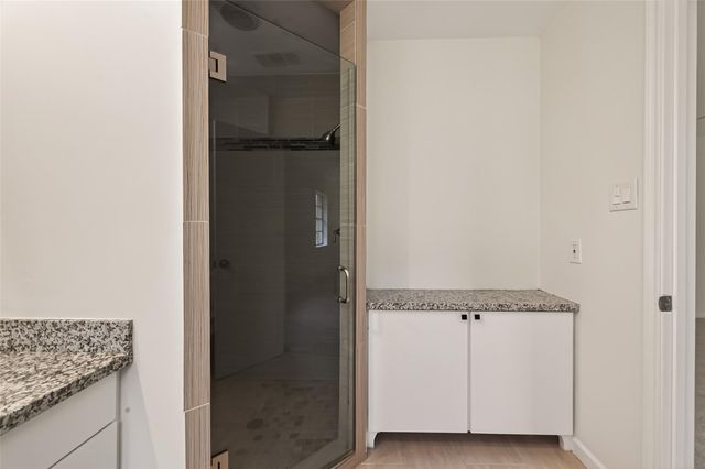 422 Willow Vista Drive, El Lago, TX 77586