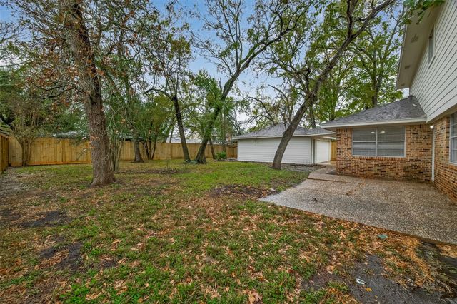 422 Willow Vista Drive, El Lago, TX 77586